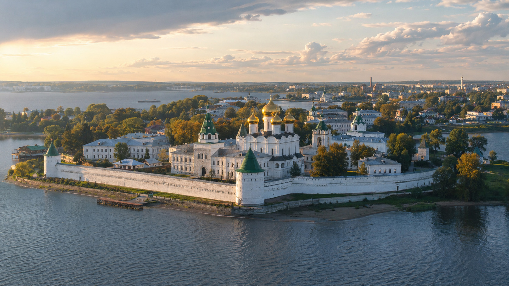 Ипатьевский монастырь главное историческое место Костромы